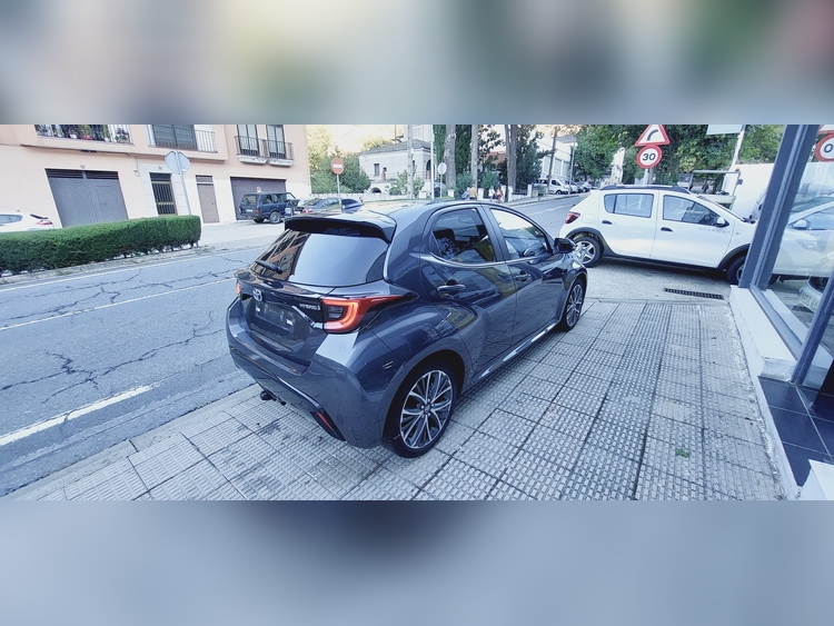 Toyota Yaris 116 cv hyb foto 8